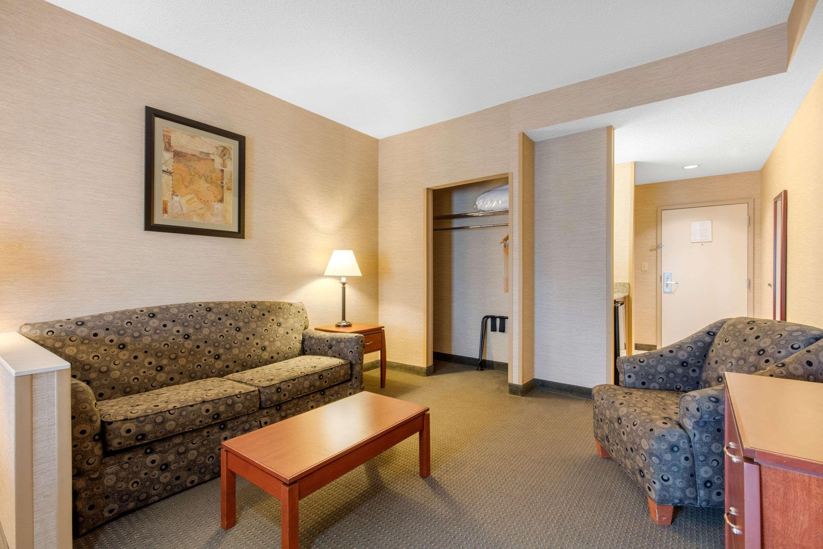 Quality Inn & Suites Benton - Draffenville Exterior photo
