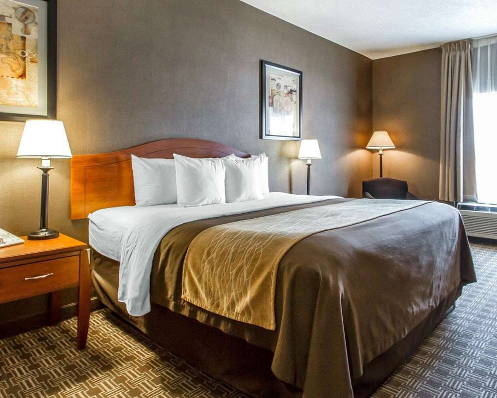 Quality Inn & Suites Benton - Draffenville Room photo