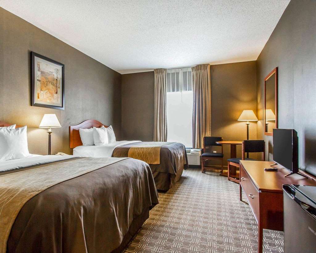 Quality Inn & Suites Benton - Draffenville Room photo