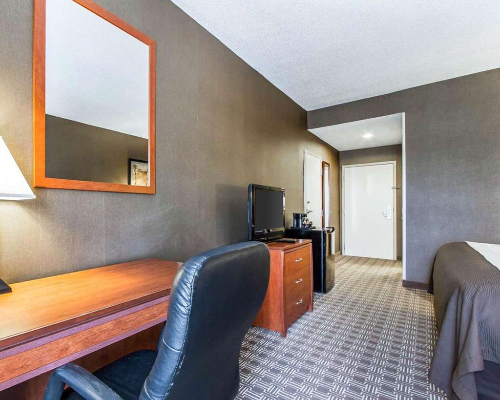 Quality Inn & Suites Benton - Draffenville Room photo