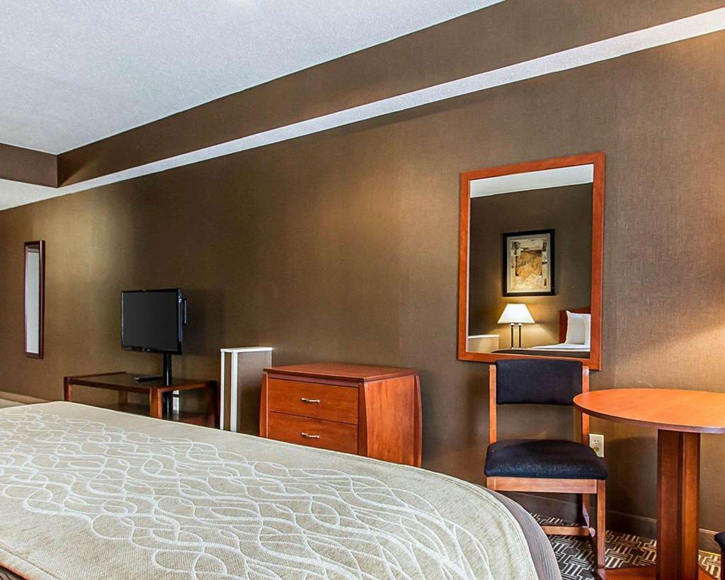 Quality Inn & Suites Benton - Draffenville Room photo