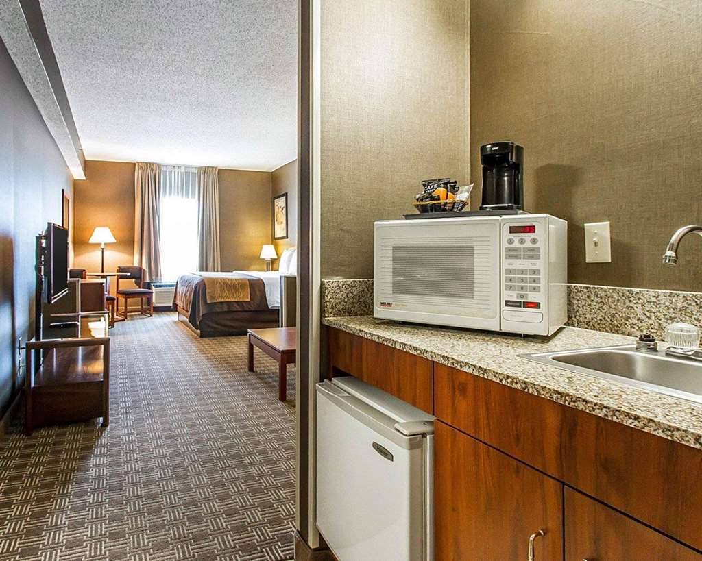 Quality Inn & Suites Benton - Draffenville Room photo
